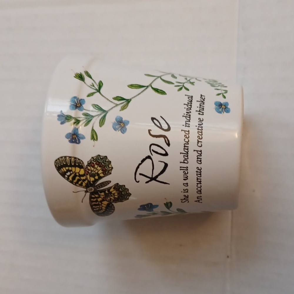 New unscented Candle in charming ceramic flowerpot